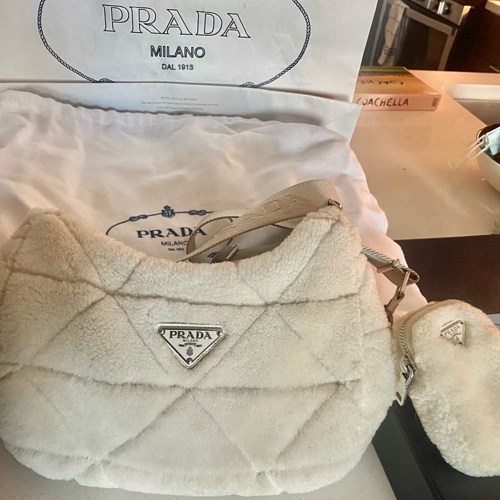 Prada Shearling shoulder bag - Picture 2 of 7